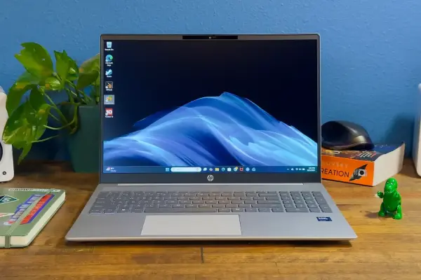 Đánh giá HP OmniBook 5 16: Một con vịt kỳ lạ của máy tính xách tay